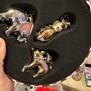 Henri bendel ornament set